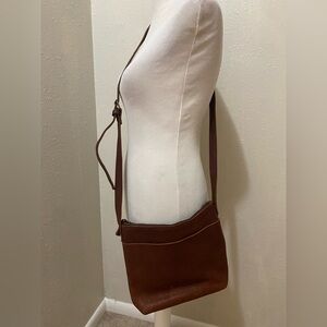 *EUC* Duluth Trading Lifetime Leather Sling